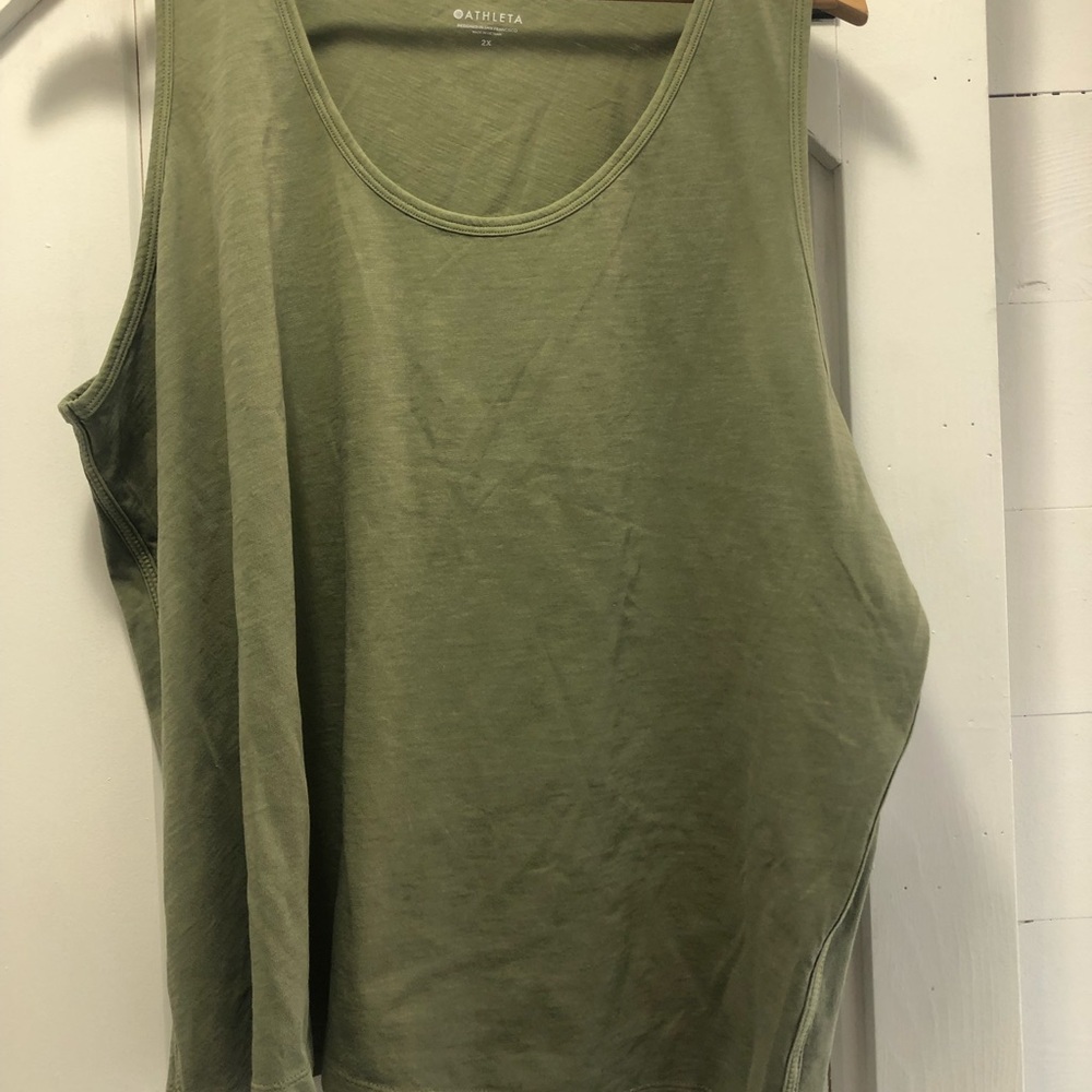 2x Athleta tank. Though seems to fit smaller
